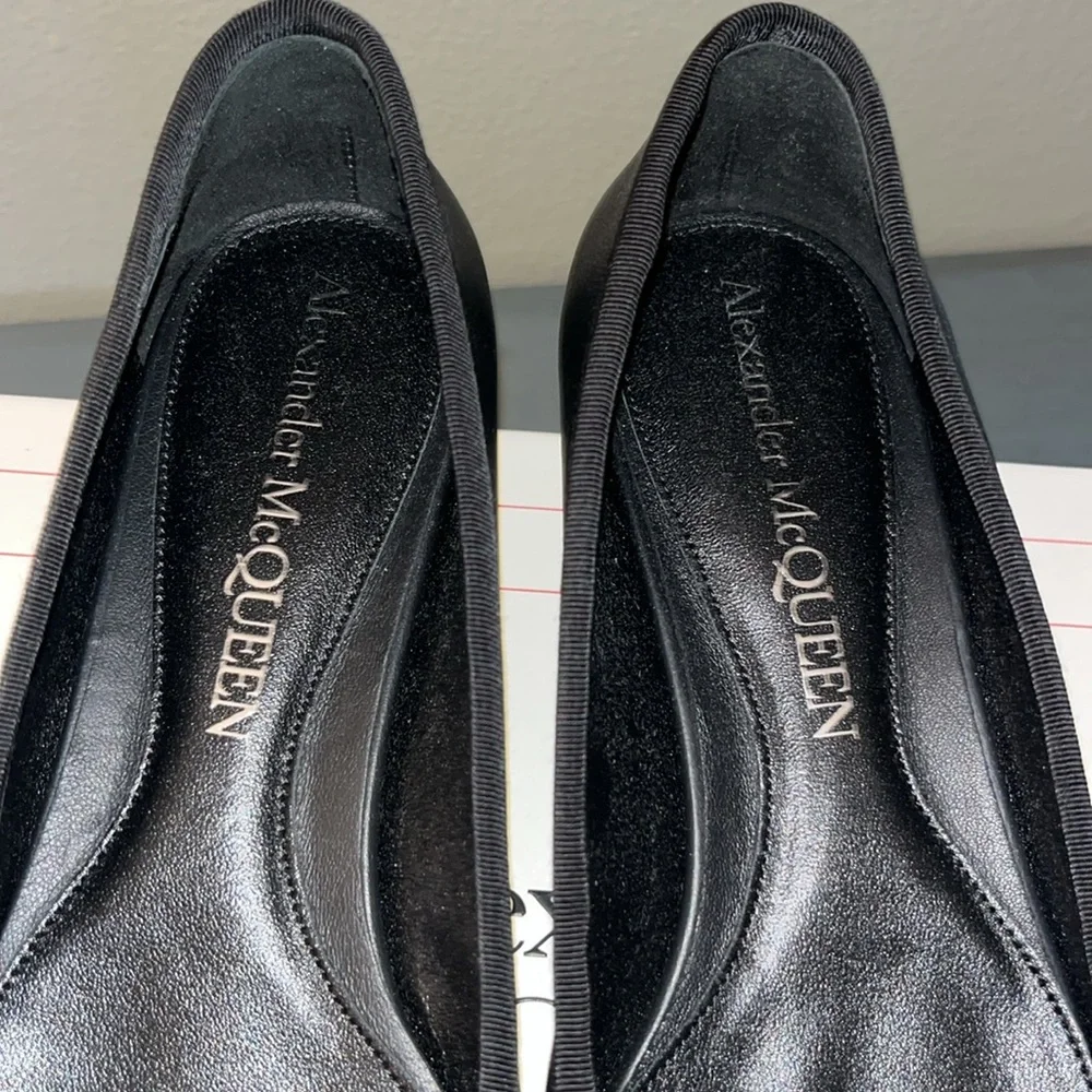 Alexander McQueen Armadillo Leather Black Ballerina Flats NIB EU sz 37.5 / 7.5